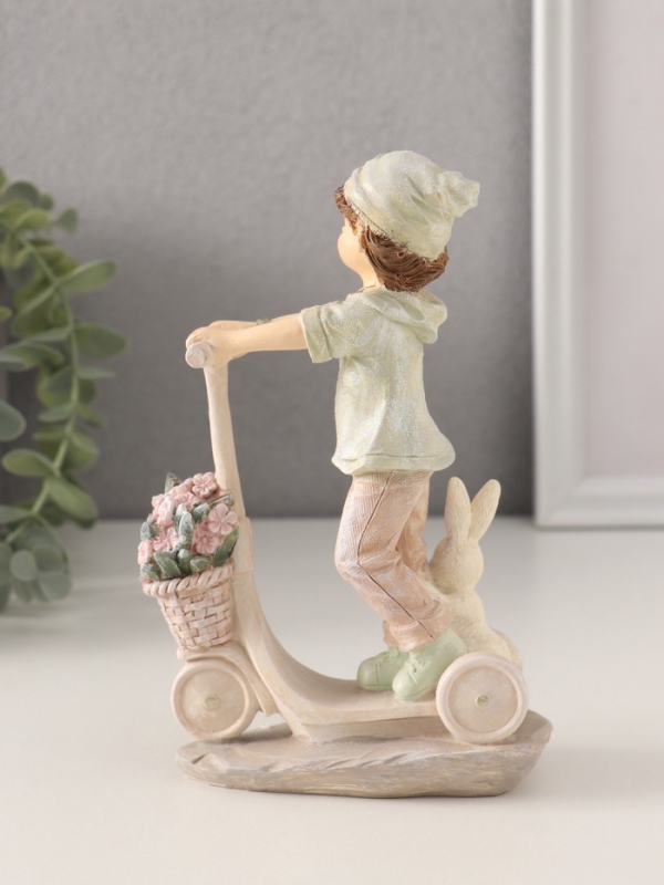 Сувенир полистоун Сувенир полистоун "Мальчишка на самокате, с кроликом и корзиной цветов" 11,5х4,5х16,5 см