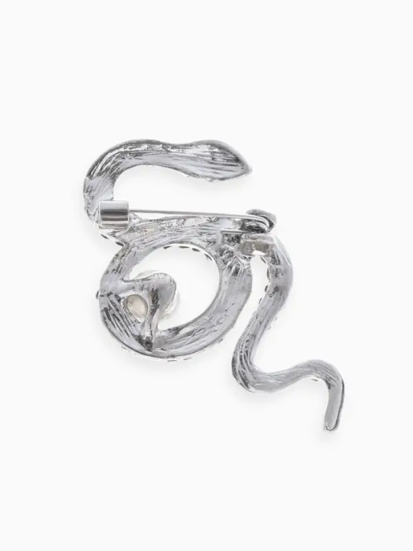 Брошь &laquo;Змея&raquo;, вокруг жемчужины, бело-зелёная в серебре