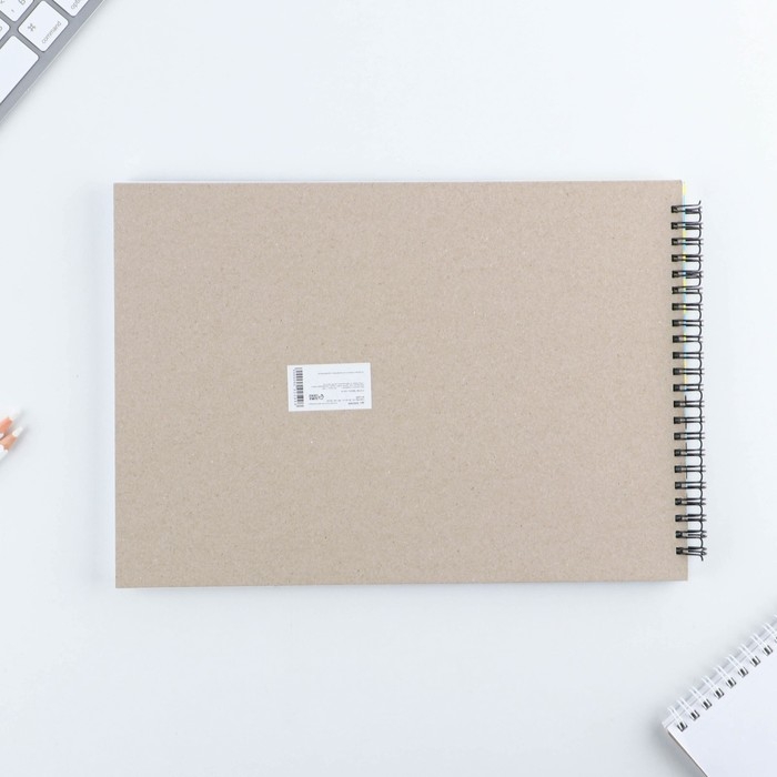 Скетчбук А4, 32 листа, 190 г/м2 Скетчбук А4, 32 листа, 190 г/м2 "Дали"