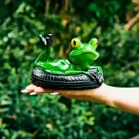 Садовая фигура 14 х 13 х 9,5 см "Лягушка на шине" Водоплавающая Садовая фигура 14 х 13 х 9,5 см "Лягушка на шине" Водоплавающая