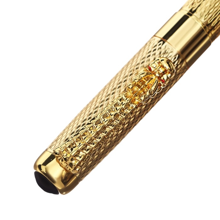 Ручка подарочная роллер в кожзам футляре Дракон корпус золото Ручка подарочная роллер в кожзам футляре Дракон корпус золото