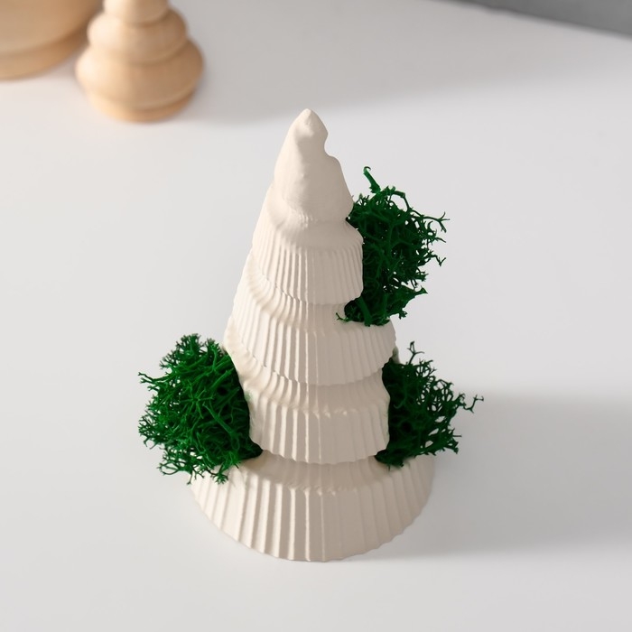Сувенир  Сувенир "Новогодняя елка" со мхом белая, высота 10 см, d-5 см (мох зелен стабил)