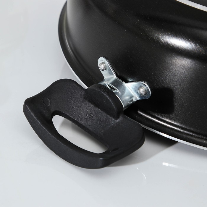 Жаровня-сковорода Consul, 3,2 л, d=26 см, стеклянная крышка, пластмассовые ручки, антипригарное покрытие, цвет чёрный Жаровня-сковорода Consul, 3,2 л, d=26 см, стеклянная крышка, пластмассовые ручки, антипригарное покрытие, цвет чёрный