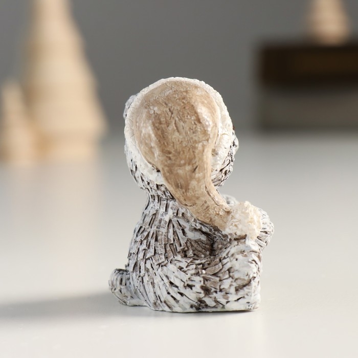 Сувенир полистоун Сувенир полистоун "Мишка в шапке/колпаке, сидит" серый МИКС 5,5х3,5х5,5 см