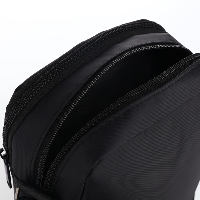 Сумка мужская на молниях, 3 наружных кармана, цвет чёрный Сумка мужская на молниях, 3 наружных кармана, цвет чёрный