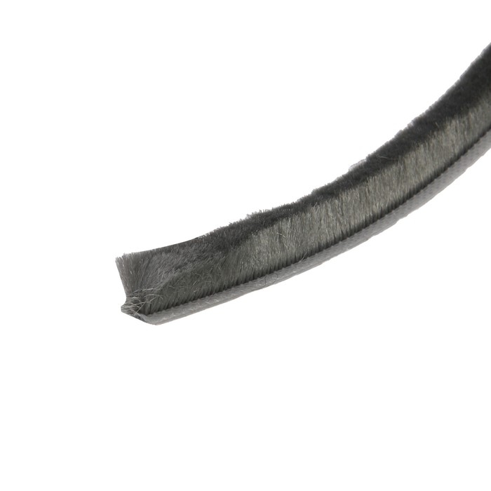 Уплотнитель щеточный самоклеящийся ТУНДРА, 9х9 мм, серый, 10 м. Уплотнитель щеточный самоклеящийся ТУНДРА, 9х9 мм, серый, 10 м.