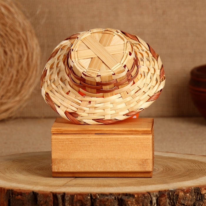 Оберег Оберег "Домовой Стасик", на сундуке, 15 х 11 см