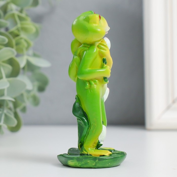 Сувенир полистоун Сувенир полистоун "Лягуха с лягушонком на кувшинке" МИКС 5х4,5х10,5 см