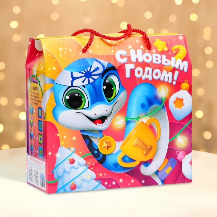 Новый год. Подарочная коробка новогодняя Чемпион 23 х 10 х 22 см. Новый год. Подарочная коробка новогодняя Чемпион 23 х 10 х 22 см.