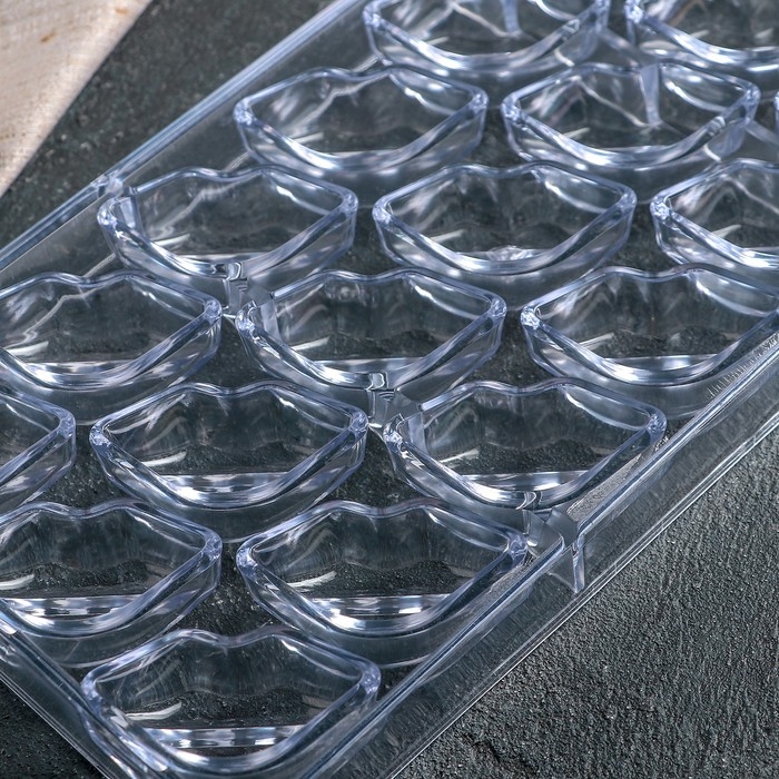 Форма для конфет шоколада KONFINETTA «Губки», 28×14 см , 21 ячейка 4,8×2,5×1,8 см, цвет прозрачный Форма для конфет шоколада KONFINETTA «Губки», 28×14 см , 21 ячейка 4,8×2,5×1,8 см, цвет прозрачный