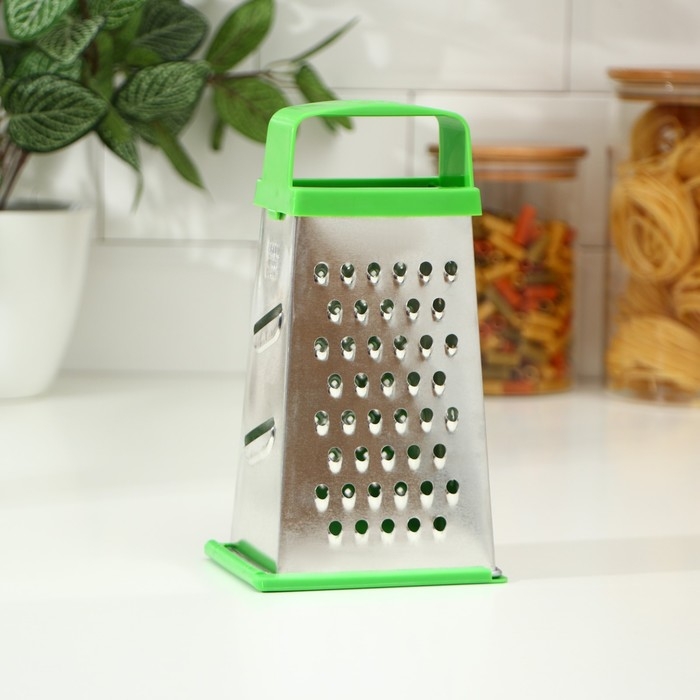 Тёрка «Универсал», 4 грани,с крышкой-дозатором и с пластмассовой ручкой 11×8,5×22 см, цвет МИКС Тёрка «Универсал», 4 грани,с крышкой-дозатором и с пластмассовой ручкой 11×8,5×22 см, цвет МИКС