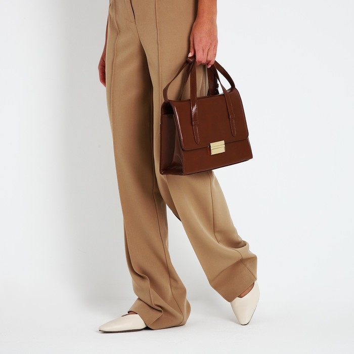 Сумка-мессенджер на клапане, цвет коричневый Сумка-мессенджер на клапане, цвет коричневый