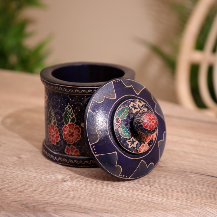 Баночка с крышкой деревянная, батик 12х12х15 см Баночка с крышкой деревянная, батик 12х12х15 см