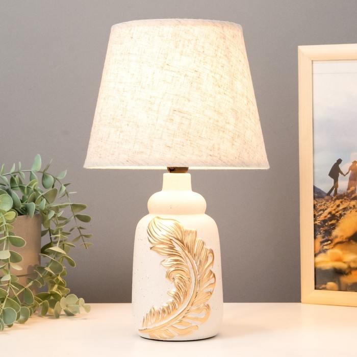 Настольная лампа 16537/1WT E14 40Вт бело-золотой 20х20х35 см Настольная лампа 16537/1WT E14 40Вт бело-золотой 20х20х35 см