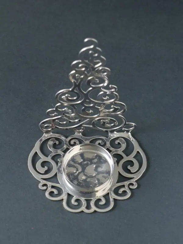 Подсвечник на 1 свечу «Ёлка новогодняя нарядная», металл под хром, 10×7.5×13.5 см