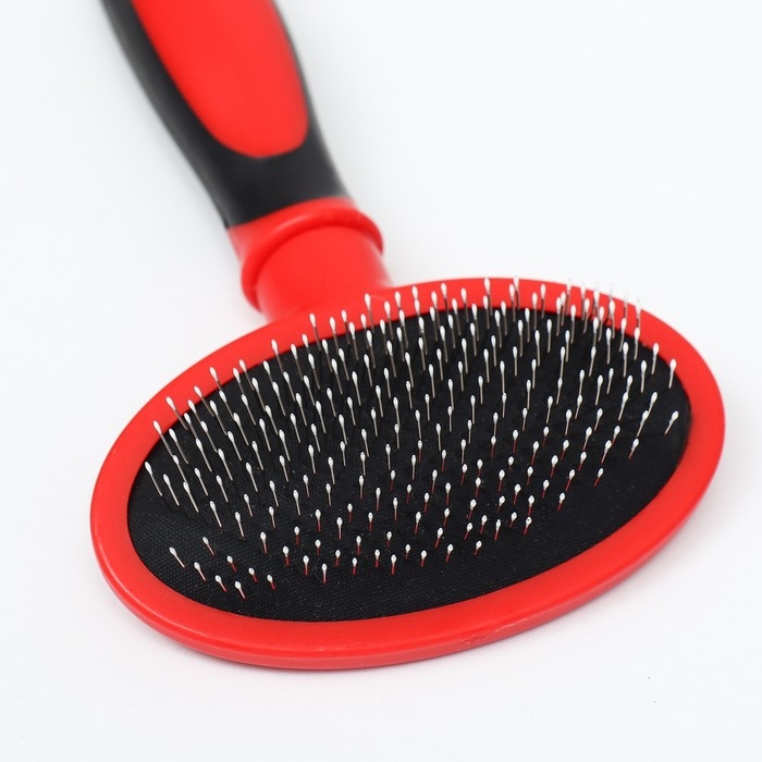 Пуходерка пластиковая мягкая с закругленными зубьями, средняя, 9,5 х 16 см, красная Пуходерка пластиковая мягкая с закругленными зубьями, средняя, 9,5 х 16 см, красная