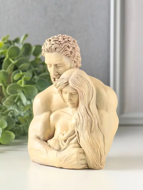 Фигурка гипс &laquo;Бюст: Семья с ребёнком на руках&raquo;, 14&times;11&times;7 см, слоновая кость