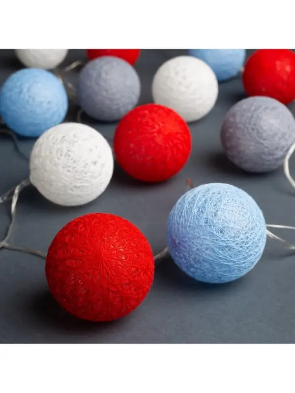 Гирлянда &laquo;Нить&raquo; 5 м с насадками &laquo;Клубки красно-голубые&raquo;, IP20, прозрачная нить, 20 LED, свечение тёплое белое, 220 В