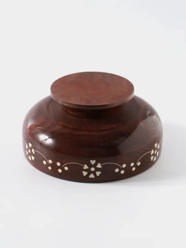 Чаша на ножке &laquo;В самое сердце&raquo;, 15&times;15&times;8 см, дерево шишам