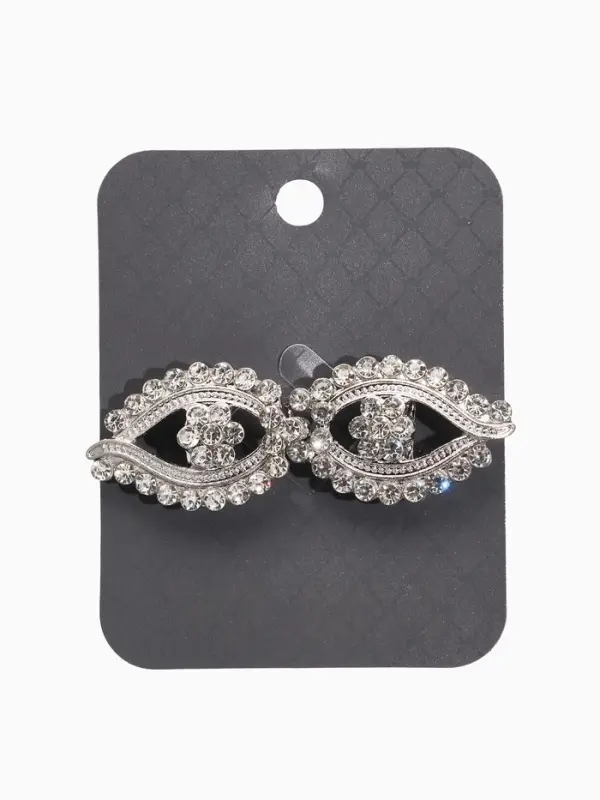 Зажим для кардигана Зажим для кардигана "Ажур", глазки, цвет белый в серебре