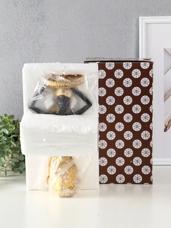 Подсвечник полистоун Подсвечник полистоун "Африканка в косынке с цветами" золото d=8 см 14х15х27,5 см