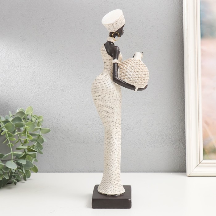 Сувенир полистоун  Сувенир полистоун "Африканка с круглым плетёным кувшином" белый 33х9,5х9,5 см