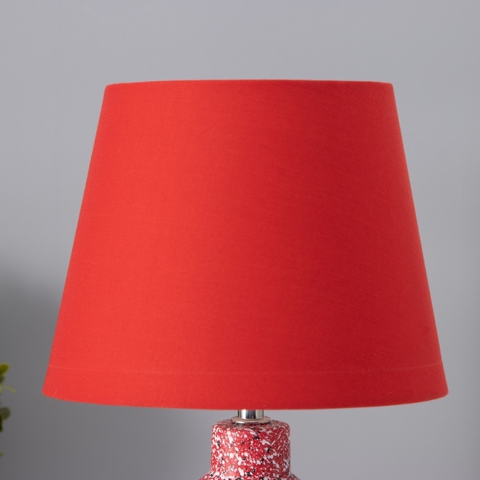 Настольная лампа с абажуром RISALUX «Лавр», 1×Е14, 40 Вт, красный, 20×20×35 см Настольная лампа с абажуром RISALUX «Лавр», 1×Е14, 40 Вт, красный, 20×20×35 см