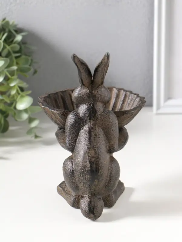 Сувенир чугун подставка, кормушка для птиц "Заяц с ракушкой" 14х11,5х16,5 см