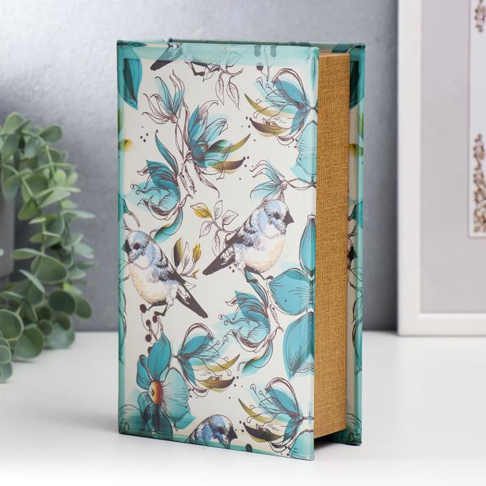 Сейф-книга дерево кожзам Сейф-книга дерево кожзам "Голубые птички и зелёные цветы" 21х13х5 см