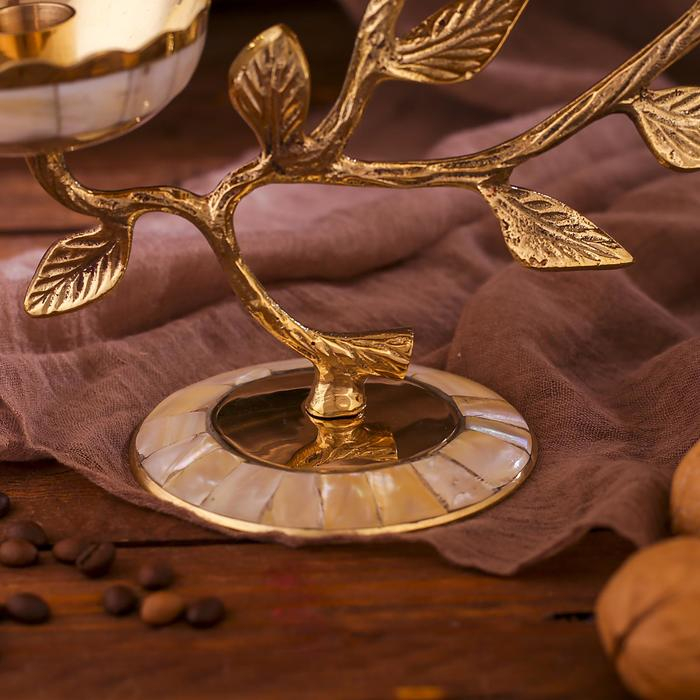 Подсвечник латунь на 3 свечи Подсвечник латунь на 3 свечи "Три бутона" с перламутром 25,5х10х18,5 см