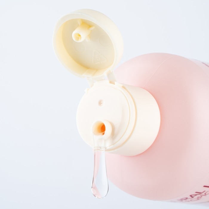 Гель для душа женский, 300 мл, аромат цветущей вишни, URAL LAB Гель для душа женский, 300 мл, аромат цветущей вишни, URAL LAB