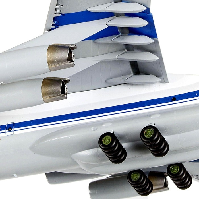 Сборная модель «Российский военно-транспортный самолёт Ил-76МД» Звезда, 1/144, (7011) Сборная модель «Российский военно-транспортный самолёт Ил-76МД» Звезда, 1/144, (7011)