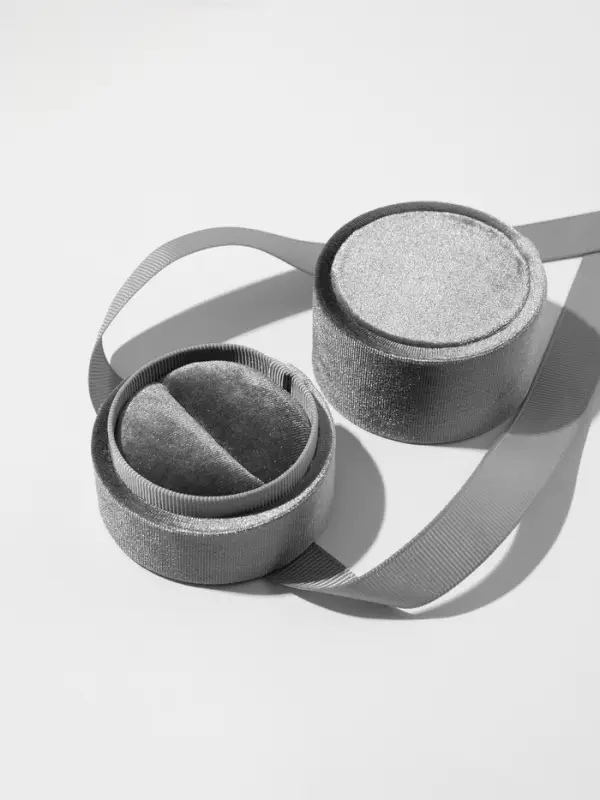 Футляр под серьги, кольцо &laquo;Сюрприз&raquo;, корейский бархат, 5.8&times;5.3 см, серый