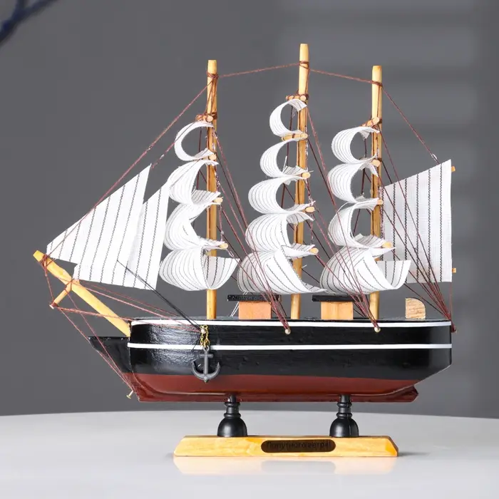 Сувенирная модель корабля &laquo;Ковда&raquo;, борта чёрные с белыми полосами, паруса белые, 5.5&times;24&times;22 см