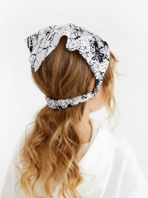 Косынка для девочки "Узор", цв. белый, р-р 50, 100% п/э