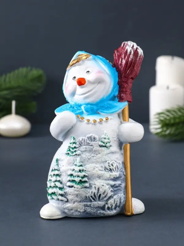 Свеча фигурная "Снеговик с метлой" 8х6,5х14 см, цв. голубой