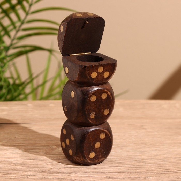 Кубики игральные в шкатулке 12х4х4 см, дерево шишам Кубики игральные в шкатулке 12х4х4 см, дерево шишам