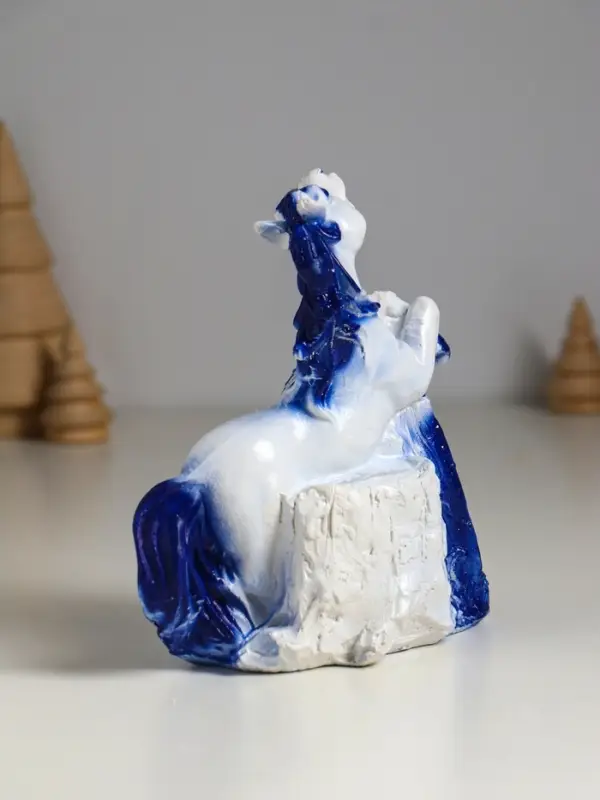 Копилка "Лошадь с цветами" 13,5х12х6 см, бело-голубой