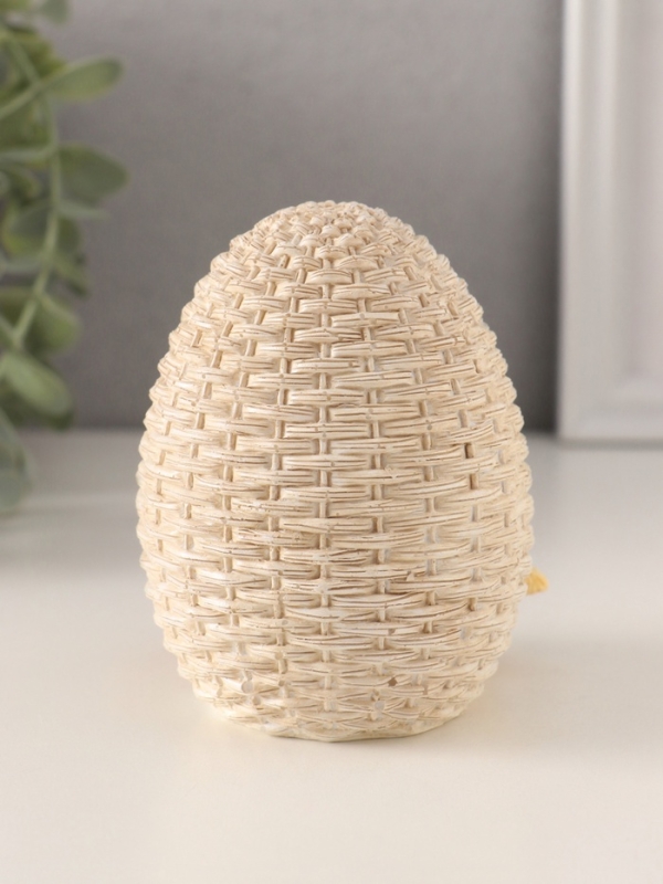 Сувенир полистоун  Сувенир полистоун "Курочка и петушок у плетённого яичка" 9х8,5х10 см