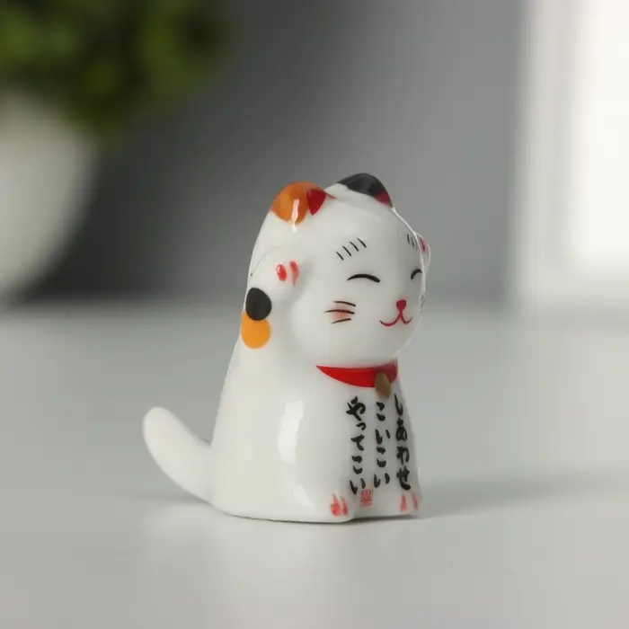 Фигурка керамика &laquo;Кот. Манэки-нэко&raquo;, 4&times;4.3&times;2.5 см