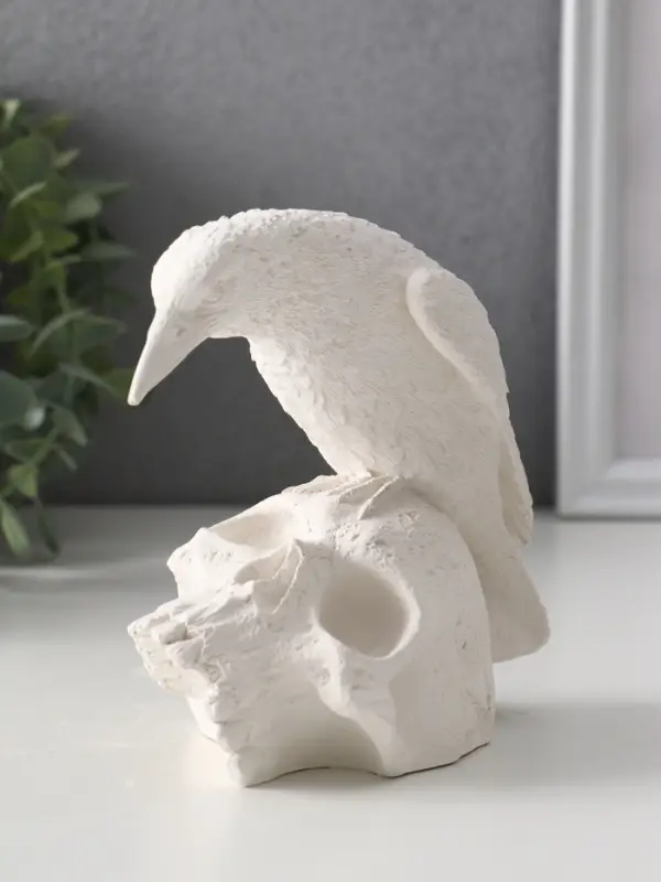 Фигура «Ворон на черепе», 12×12×8 см, гипс