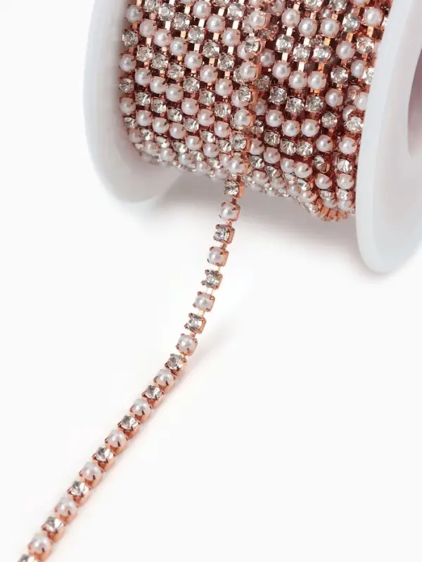 Цепь со стразами и жемчугом, металл, пластик, стекло, 2.5 мм, 9&plusmn;1 м, цвет розовое золото