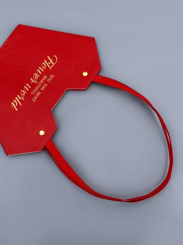 Сумка для цветов тиснение красная, &laquo;Самой прекрасной&raquo;, влагостойкая, 23&times;15&times;9 см