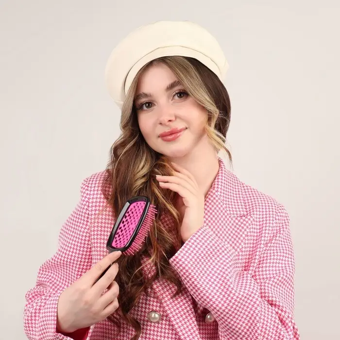 Расчёска массажная, широкая, вентилируемая, 8.5&times;20.5(&plusmn;1) см, чёрная/розовая