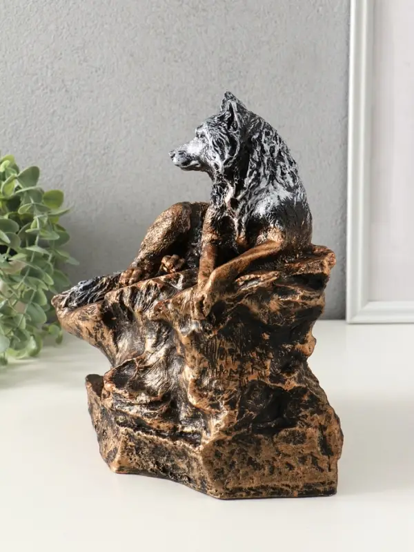 Копилка Копилка "Волк на скале" 16х28х27 см, бронза с серебром