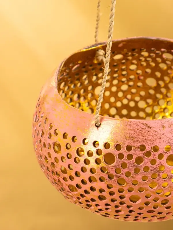 Подсвечник подвесной из кокоса, 14×14×10 см, тёмно золотисто-розовый