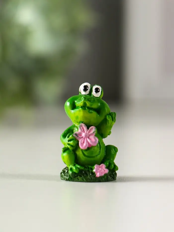 Сувенир полистоун "Лягушонок на полянке" МИКС 2х1,8х3,5 см Сувенир полистоун "Лягушонок на полянке" МИКС 2х1,8х3,5 см