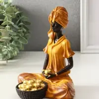 Сувенир полистоун "Африканка в горчичном наряде, с яблоками в корзине" 14х15,5х17,5 см