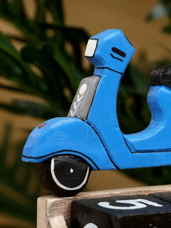 Календарь настольный «Мопед», 14×5.5×14 см, дерево, синий Календарь настольный «Мопед», 14×5.5×14 см, дерево, синий