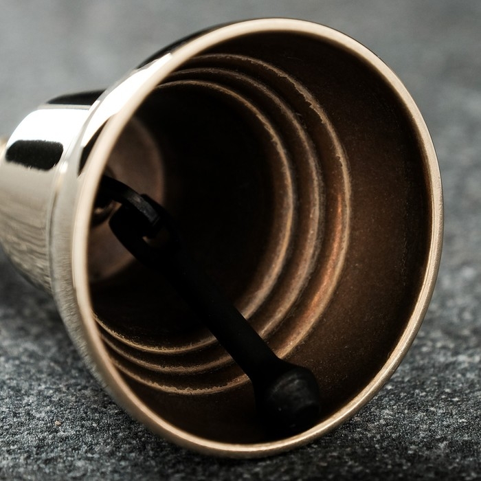 Валдайский колокольчик №4, полированный, с металлической ручкой, d - 5 см Валдайский колокольчик №4, полированный, с металлической ручкой, d - 5 см